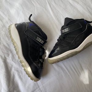 Size 8c Jordan shoes